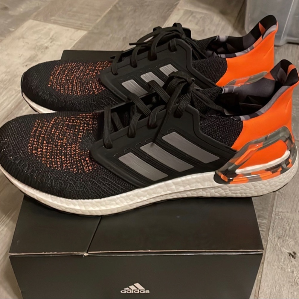 Men’s Adidas ultra boost, 20 size 13s mint condition